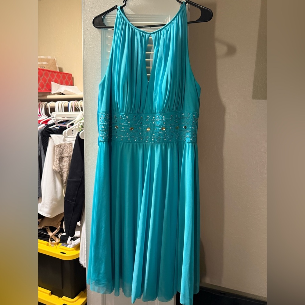 Elegant Teal Sleeveless Dress